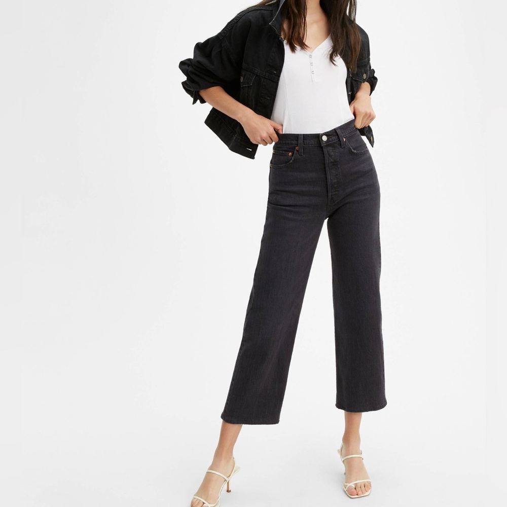 Levi's Ribcage Black Jeans - Size 24